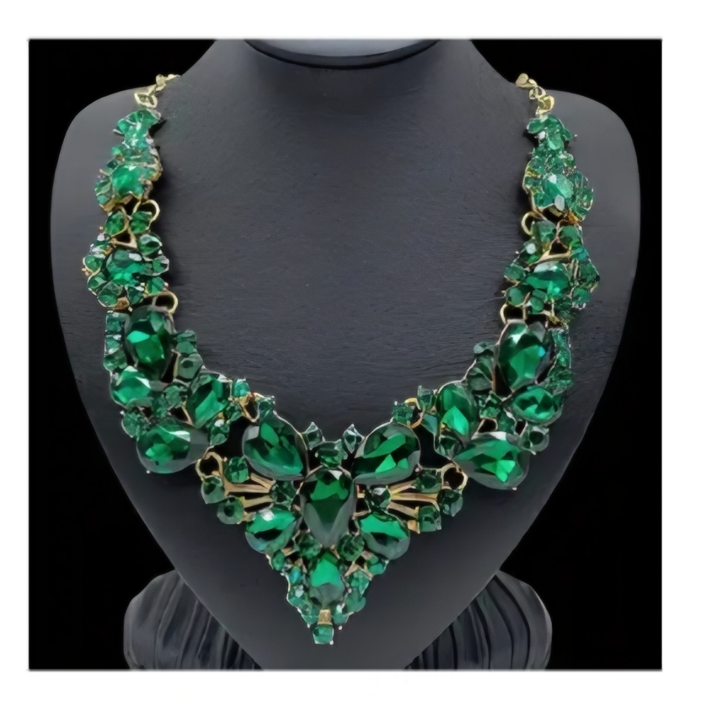 NEW GLAMOROUS GEMSTONE NECKLACE